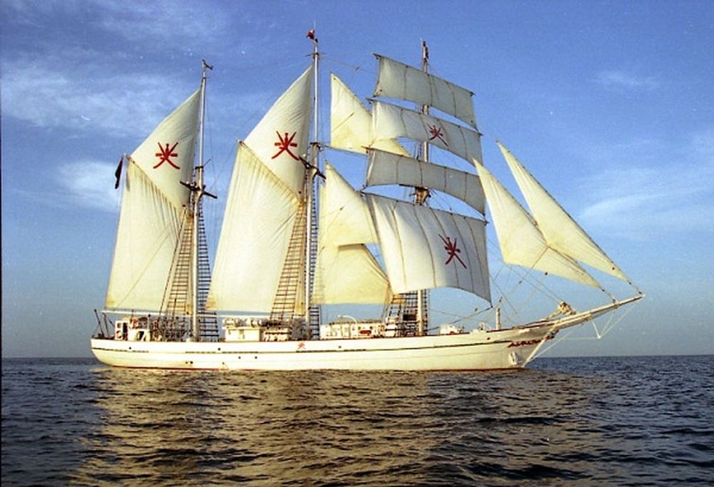 تعرف على أسرار حرفة صناعة السفن التاريخية بولاية صور