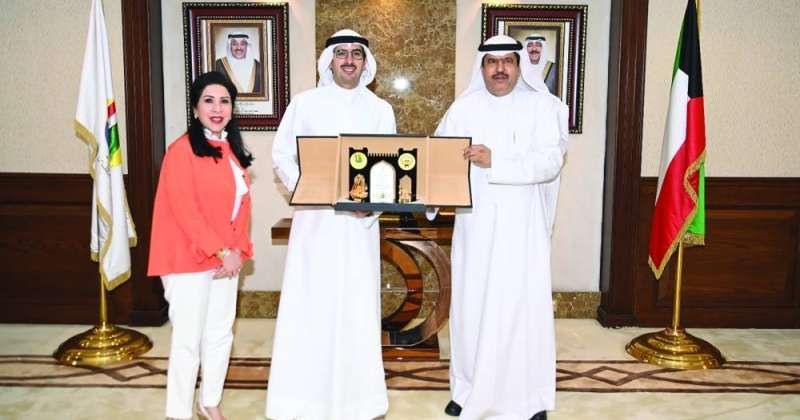 مُحافظ حولي خلال استقباله أحمد الدعيج وأماني الورع