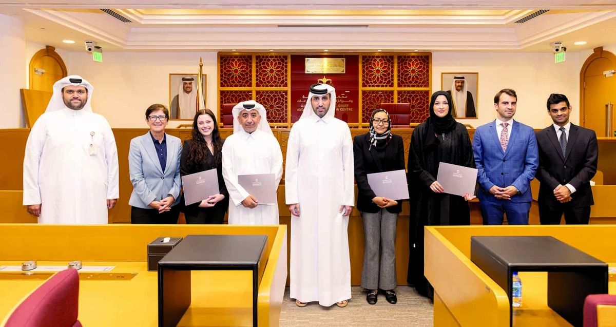 محكمة قطر الدولية تكرّم طلاب القانون