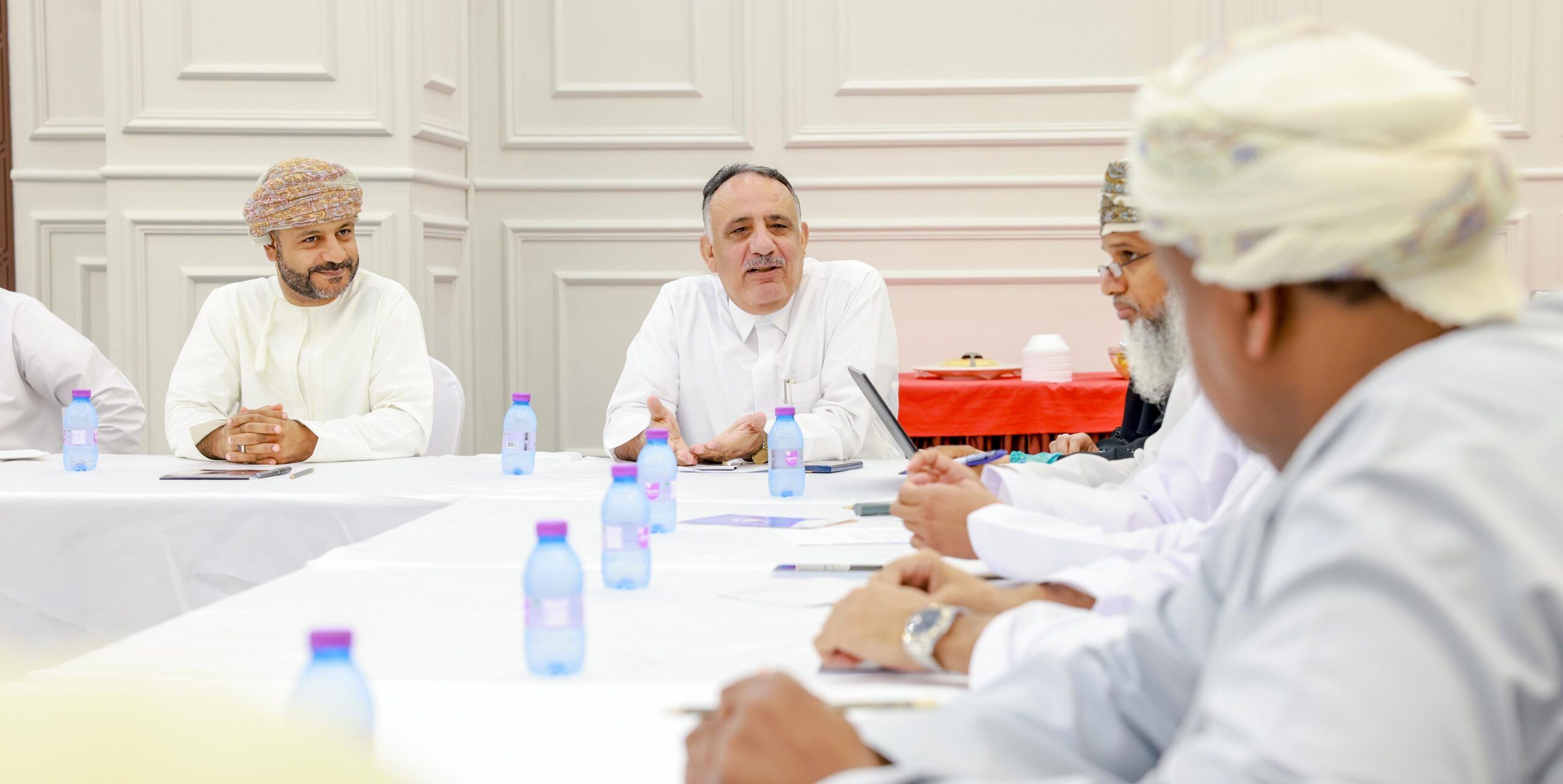 غرفة تجارة وصناعة عمان تعقد لقاء مع ممثلي الشركات الموردة للخضروات والفواكه