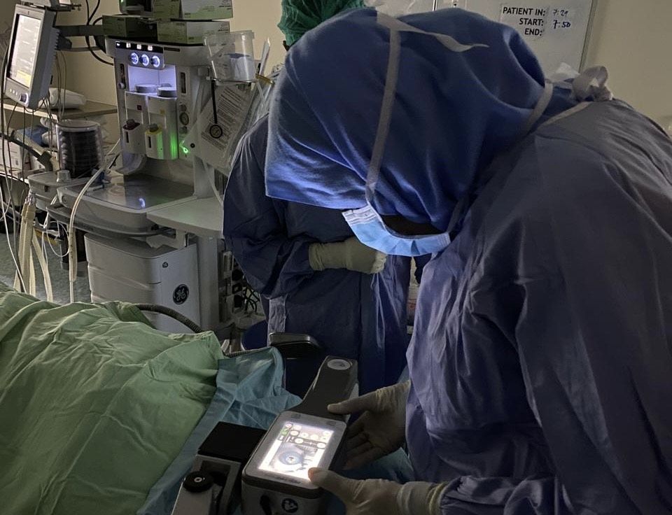 مستشفى عبري ينجح في إجراء أول عملية تثبيت للقرنية