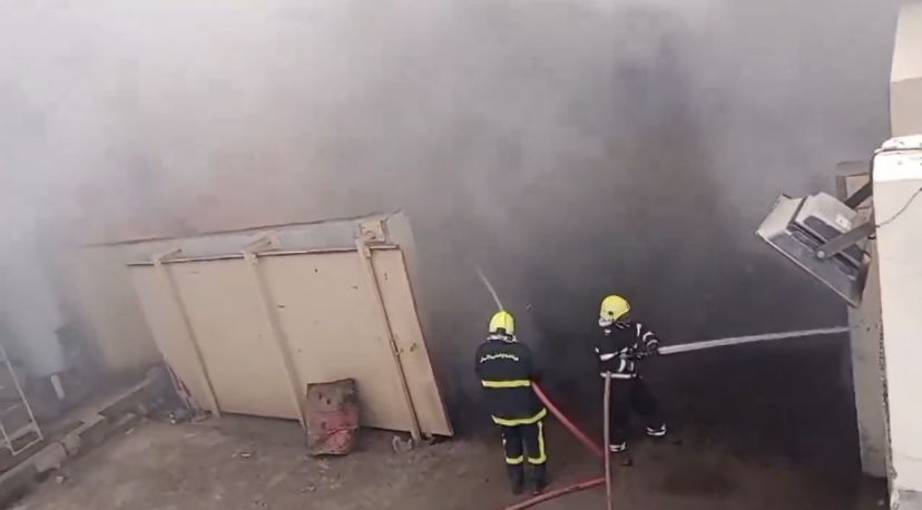 بالفيديو .. “الدفاع المدني ” يتعامل مع حادث حريق مصنع