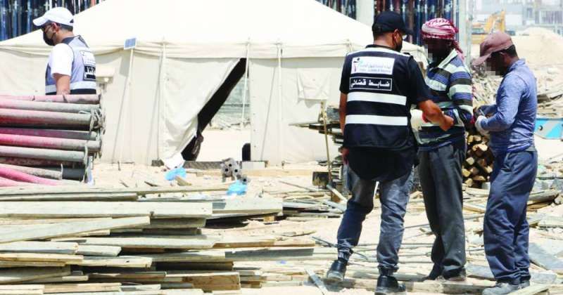 «القوى العاملة»: 60 مخالفة لحظر العمل في «الظهيرة».. خلال يونيو