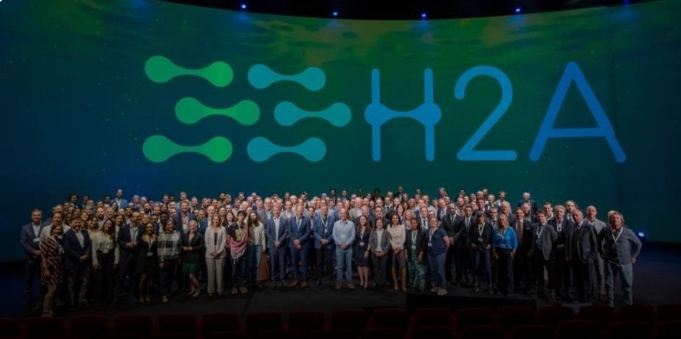 سلطنة عُمان تستعرض استراتيجيتها لقطاع الهيدروجين الأخضر في ندوة بهولندا