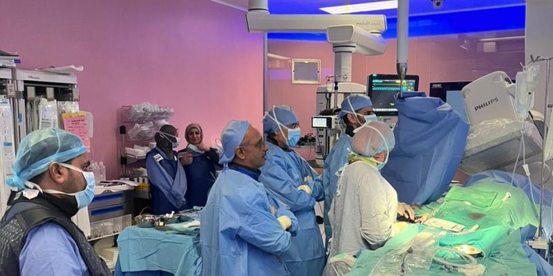 الأولى من نوعها .. المستشفى السُّلطاني يُجري 8 عمليات معقّدة عبر تقنية حديثة