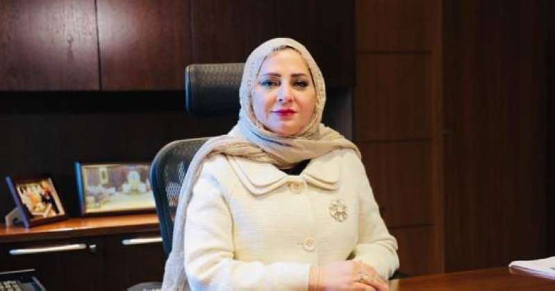 «البيئة» تفحص شهادات موظفيها