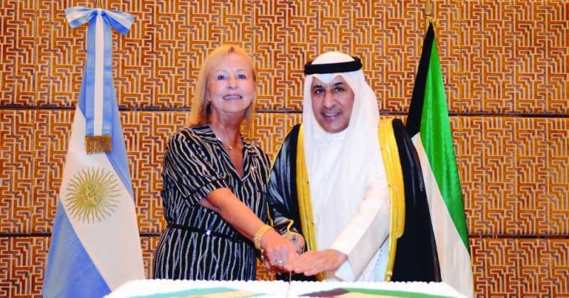 الديحاني: لا ننسى وقفة الأرجنتين مع الكويت