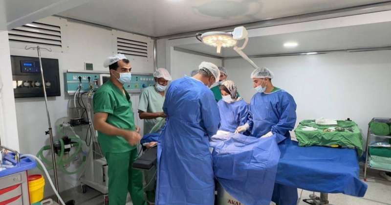 مستشفى الهلال الأحمر الكويتي الميداني في غزة يستقبل الحالات الحرجة رغم عدم تشغيله وافتتاحه رسمياً