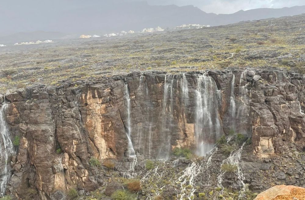 هطول أمطار متفاوتة الغزارة على ولاية الحمراء