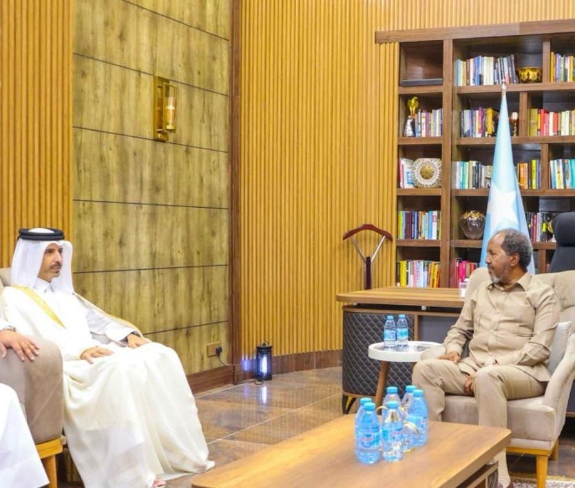  رئيس الصومال يستقبل سفير دولة قطر