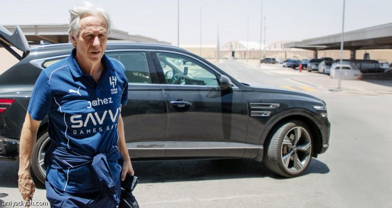 «التأشيرة» تعطل العويس.. وجيسوس يستبعد الوطيان وفقيهي