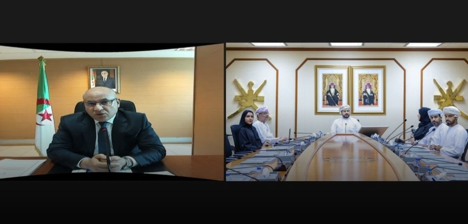 سلطنة عُمان والجزائر تبحثان علاقات تعزيز التعاون الاستثماري والتجاري
