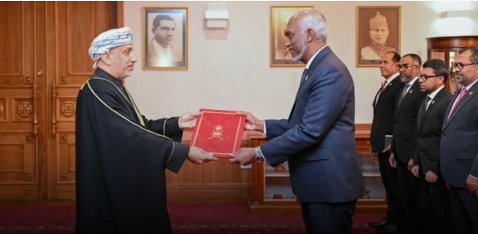 سفيرنا لدى سيرلانكا يقدم أوراق اعتماده سفيرا غير مقيم لدى المالديف