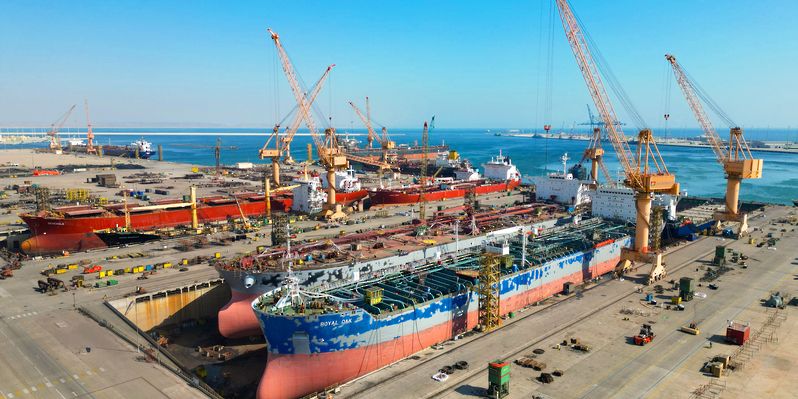 1.7 % ارتفاعاً بالناتج المحلي الإجمالي بالأسعار الثابتة لسلطنة عُمان