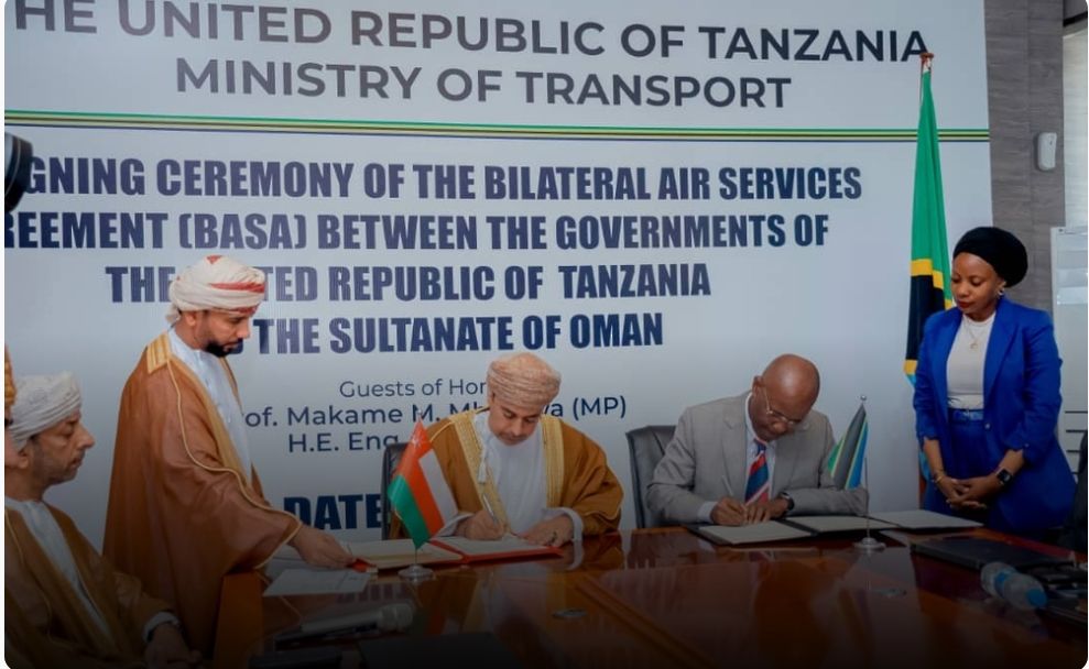 سلطنة عُمان وتنزانيا توقّعان اتفاقيةً لتعزيز النقل الجوي