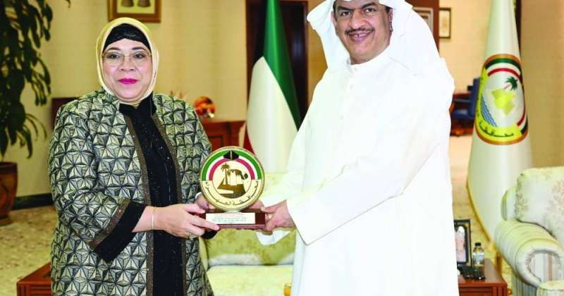 درع من المحافظ للسفيرة ماريانا