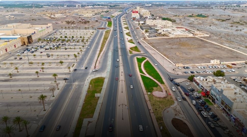 محافظة الداخلية تستكمل مشروع تطوير مدخل ولاية نزوى