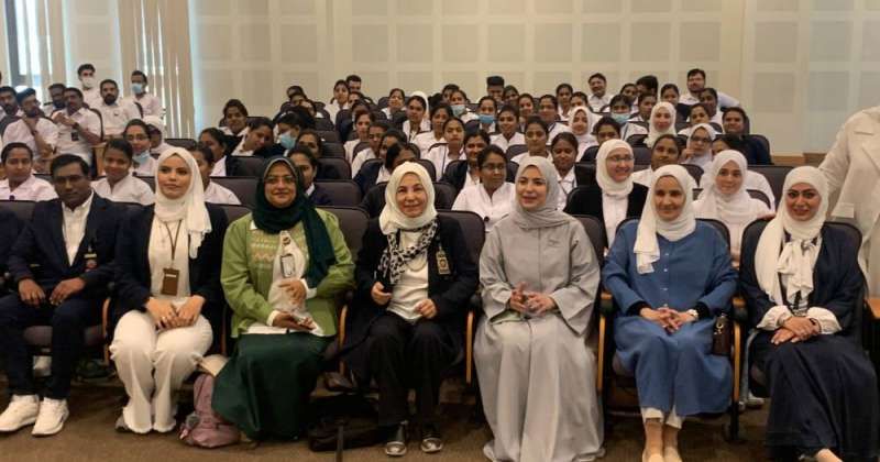 «الصحة المدرسية» تعقد دورة تدريبية لـ 700 ممرض وممرضة