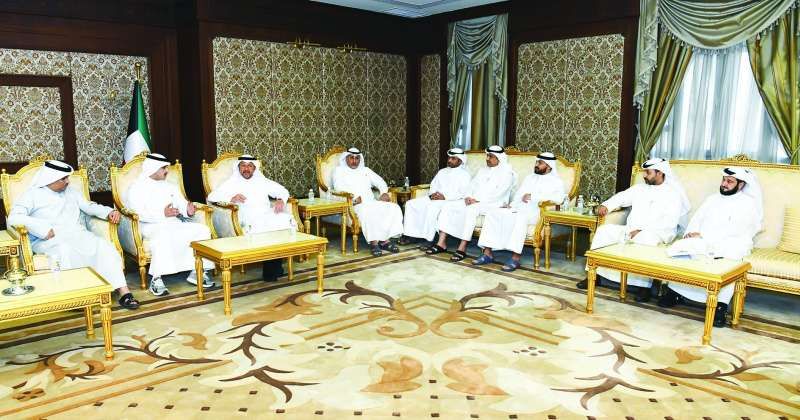 المُحافظ مُلتقياً برؤساء الجمعيات التعاونية