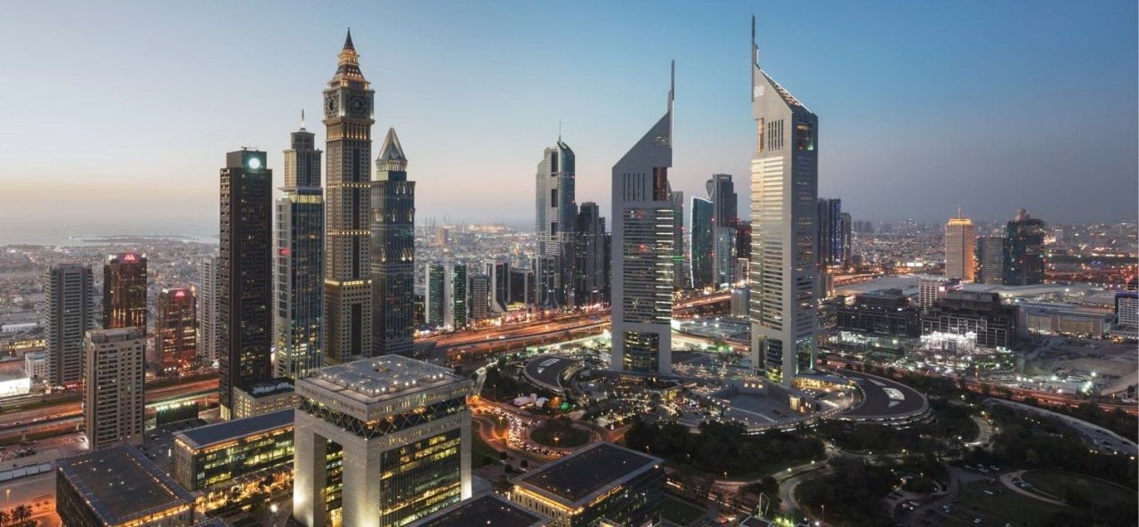 في استطلاع لآراء 24 خبيراً اقتصادياً.. 4.2 % نمواً متوقعاً لاقتصاد الإمارات في 2025