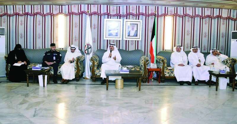 لقاء مفتوح في محافظة الأحمدي بين المسؤولين والمواطنين