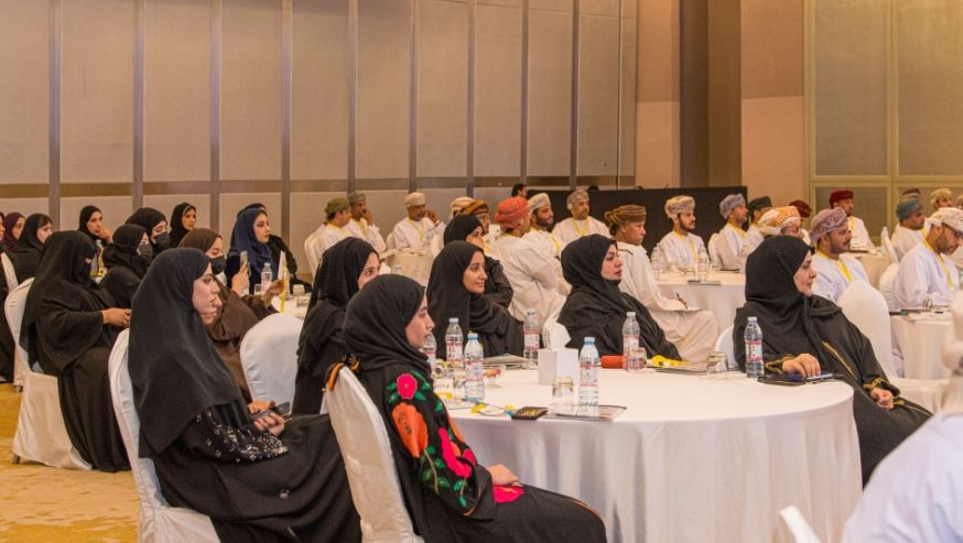 مُلتقى الموارد البشرية بصلالة يناقش تطوير الموارد البشرية والاستدامة