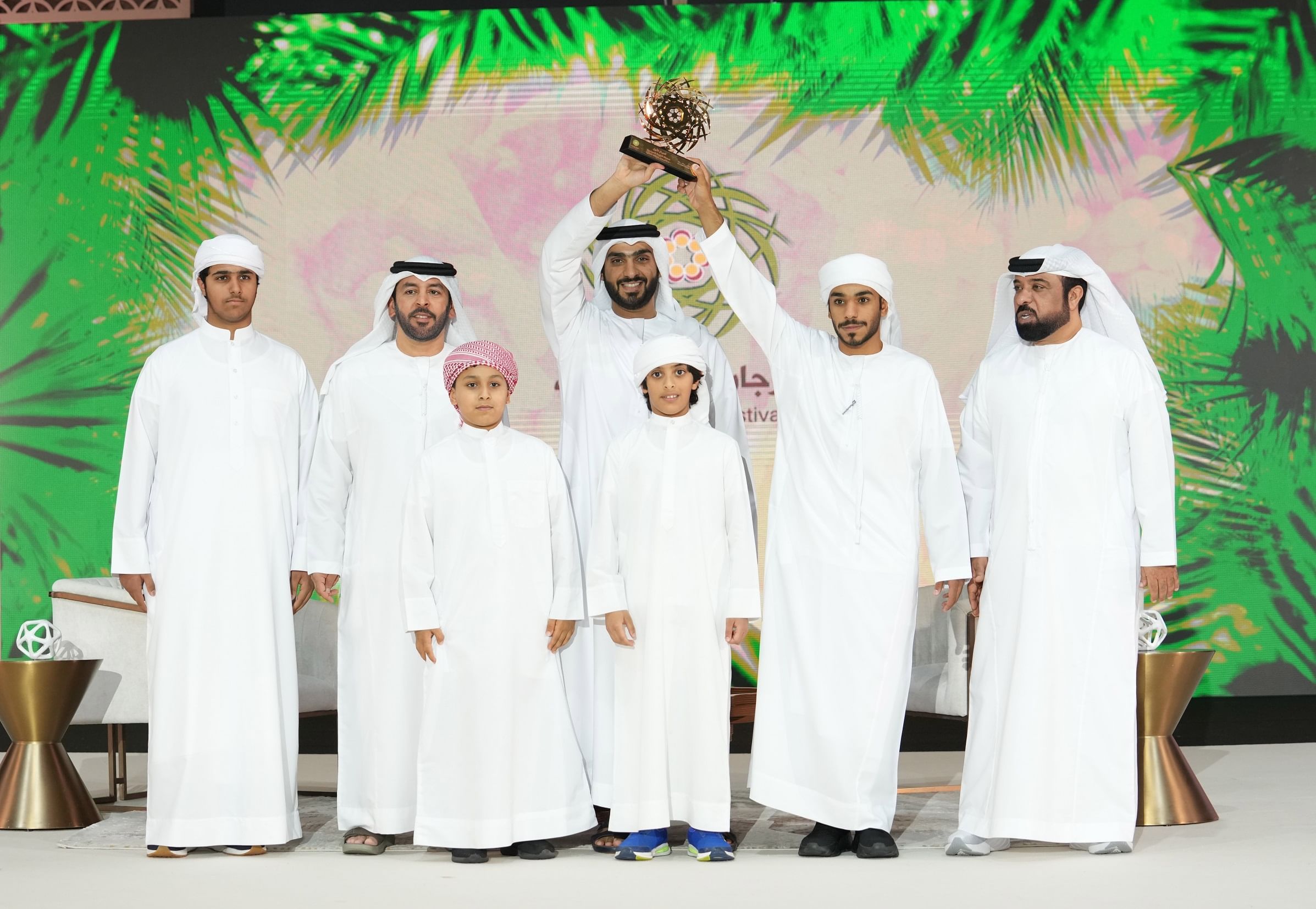 منافسة وتحدٍ بين المزارعين في مسابقات مهرجان ليوا للرطب