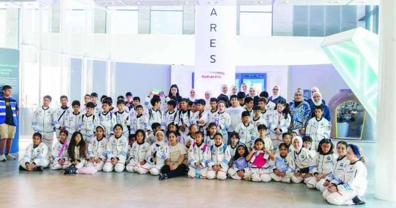 صورة جماعية للأطفال في مركز عبدالله السالم الثقافي