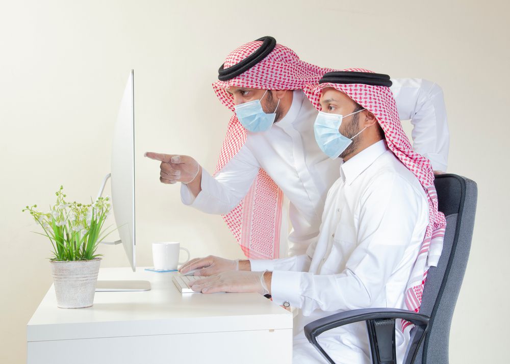 بشرى سارة للمغتربين.. السعودية تسحب البساط من الكفيل وتعلن عن قانون العمل السعودي الجديد بدون كفيل لجميع العاملين