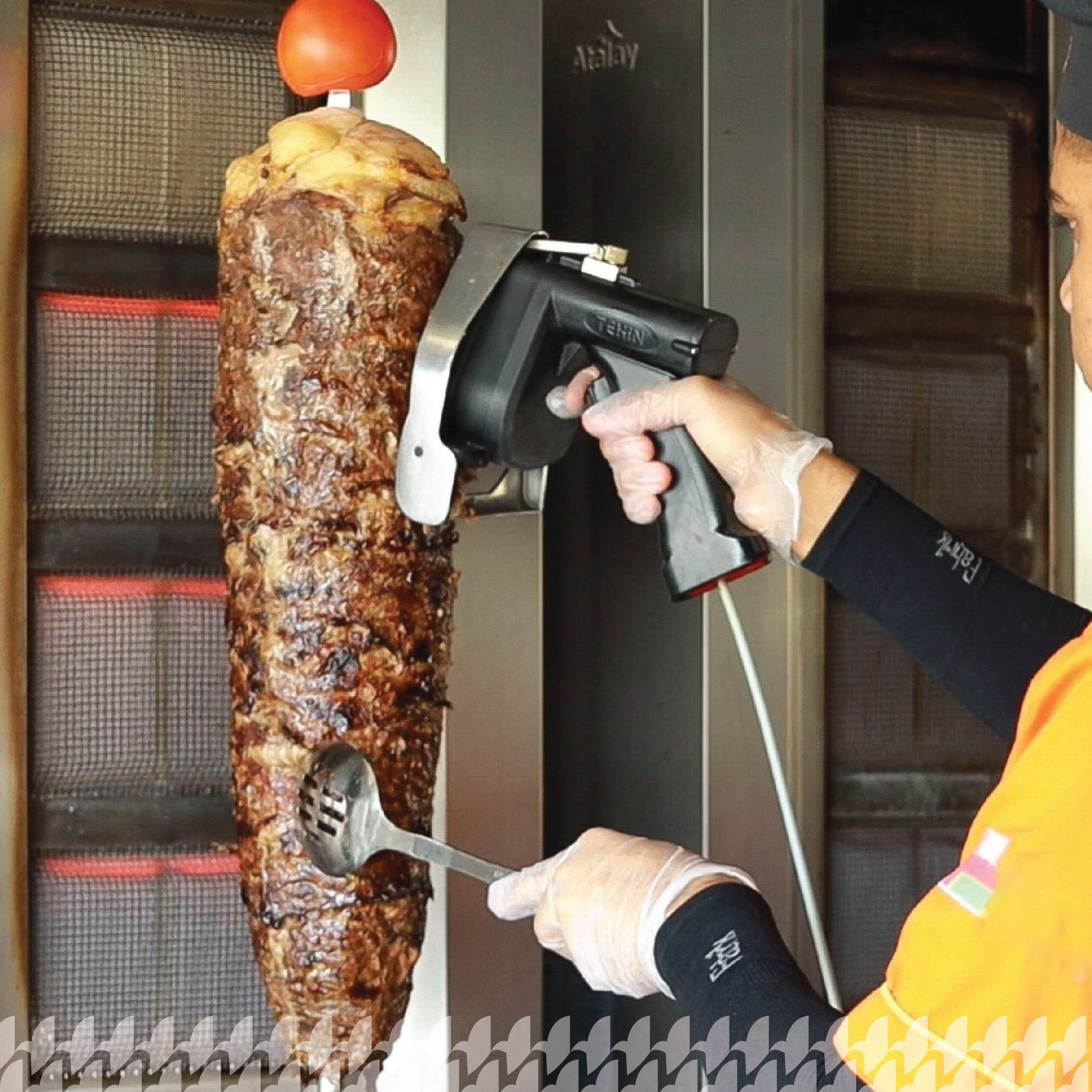 مهلة 3 أشهر لتبديل سكين الشاورما بـ”الكهربائي”