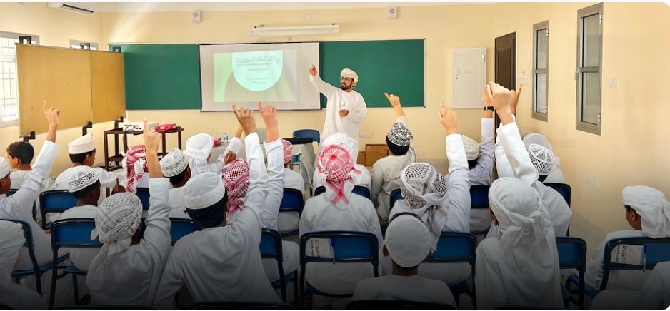 اللجنة العُمانية لحقوق الإنسان تنفّذ فعاليات توعوية في 13 مركزًا صيفيًّا