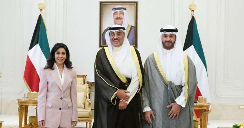 سمو ولي العهد يستقبل وزيرة الأشغال ومدير «الموانئ» بمناسبة تعيينه في منصبه الجديد