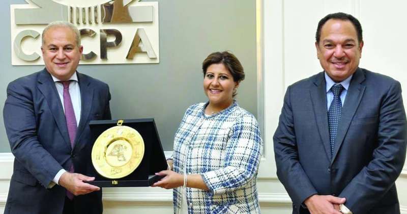 جواهر الصباح والسفير الغانم خلال زيارتهما لمركز القاهرة الدولي لتسوية النزاعات