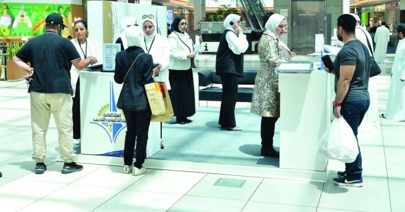 «التطبيقي»: توعية الطلبة لاختيار التخصصات