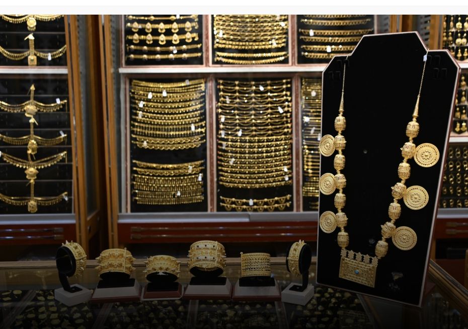 تعرف على أسباب انخفاض مبيعات الذهب بالسوق العُماني