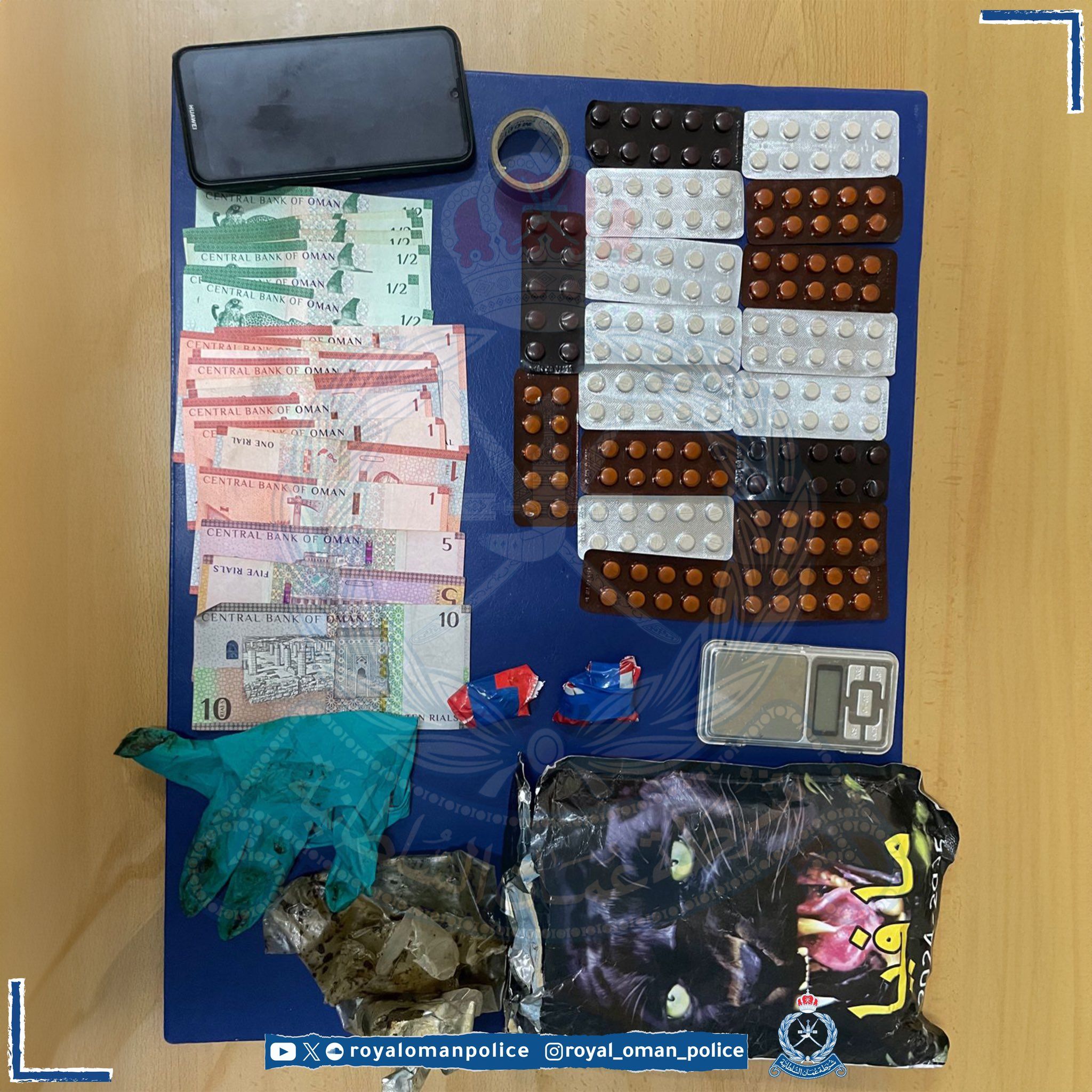 ضبط آسيوي بحوزته كمية من مخدر الحشيش والمؤثرات العقلية