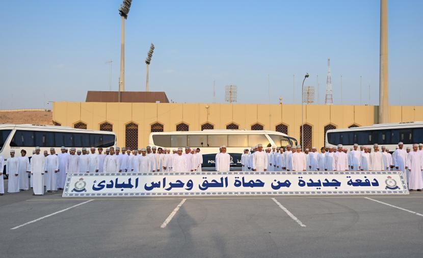 دفعة جديدة من حماة الحق وحراس المبادئ تلتحق بشرطة عمان السلطانية