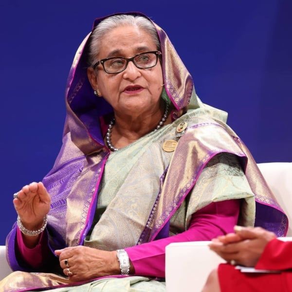 غادرت عبر طائرة مروحية إلى الهند .. استقالة رئيسة وزراء بنغلاديش الشيخة حسينة واجد
