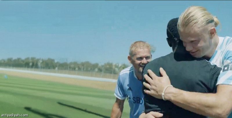 معسكر النصر.. هالاند يلتقي بأسطورته