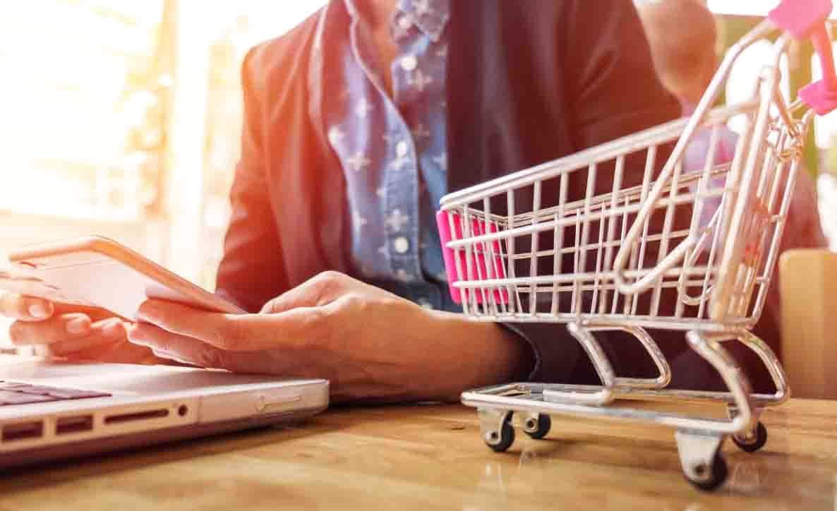 13700 رخصة تجارة إلكترونية في الإمارات منها 3600 منذ بداية 2024