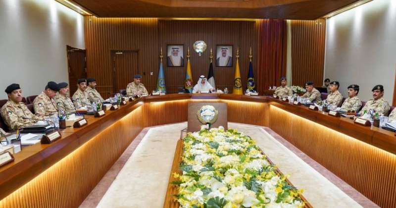 وزير الدفاع: تطورات الأوضاع الإقليمية بالمنطقة تتطلب اليقظة والجاهزية والاستعداد