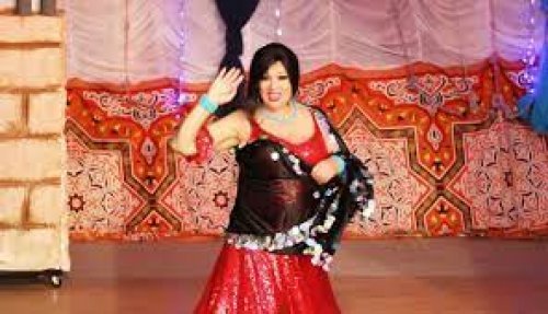 اتفرج – فيفي عبده شغالة رقص على واحدة ونص بملابس جريئة