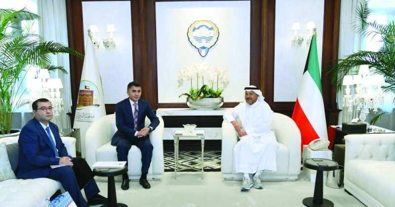 محافظ الفروانية خلال استقباله سفير أوزبكستان