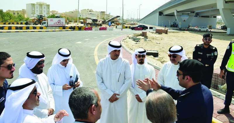 محافظ الأحمدي: إنجاز مشروعات الطرق وفق الجدول الزمني