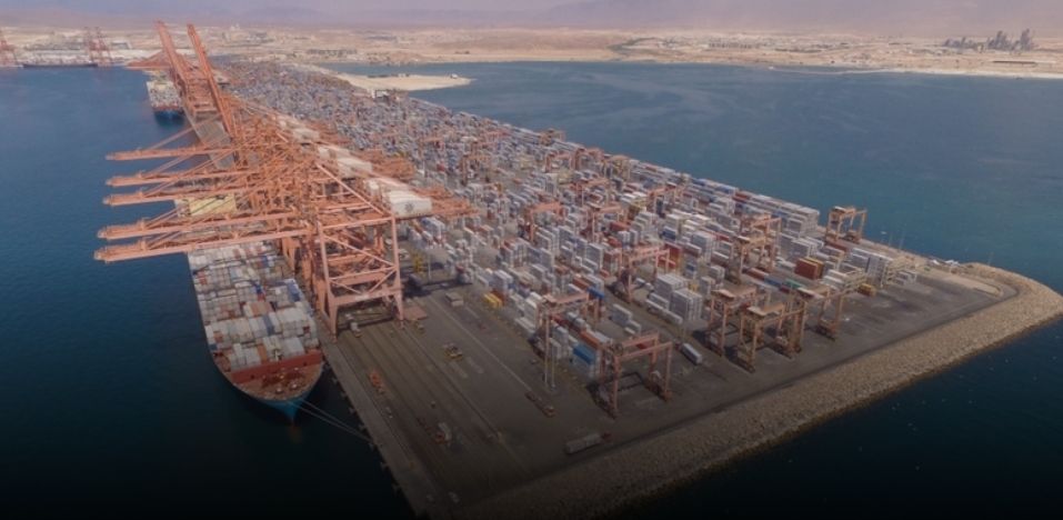 مناولة 1.7 مليون حاوية نمطية عبر ميناء صلالة