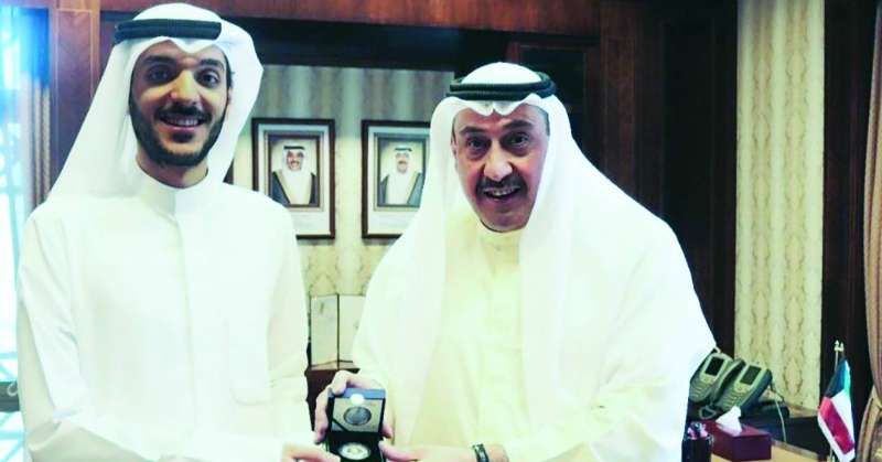 فيصل الحمود: التسلح بالعلم عصب التطور