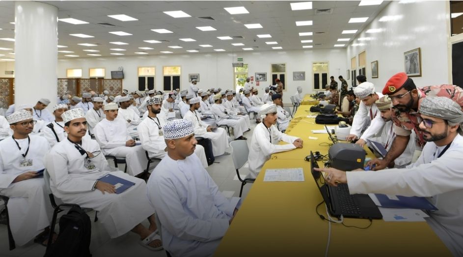 الكلية العسكرية التقنية تستقبل عددًا من خريجي دبلوم التعليم العام