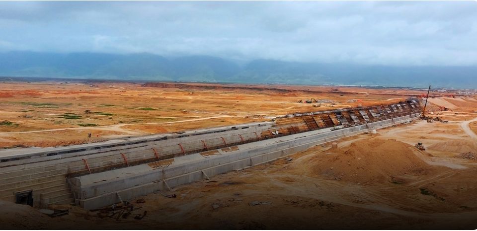 إنجاز 81% من إنشاء سد أنعار للحماية من مخاطر الفيضانات بصلالة