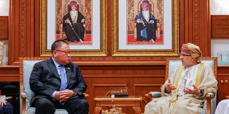 استعراض أوجه التعاون في مجال التراث والسياحة مع ماليزيا