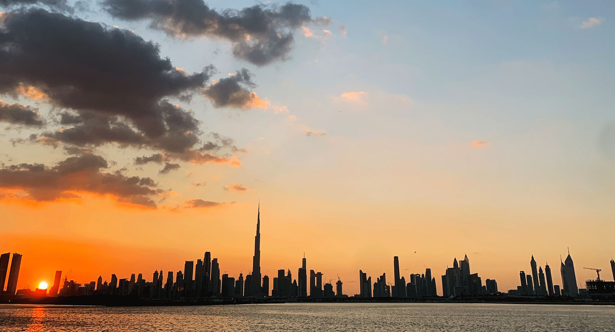 الإمارات غداً.. طقس صحو بوجه عام إلى غائم جزئياً أحياناً